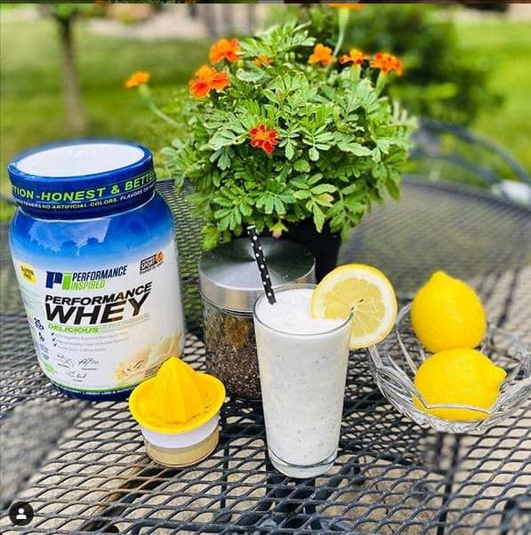 Lemon "Poppy Seed" Smoothie (Serves 1) by Anne Elizabeth